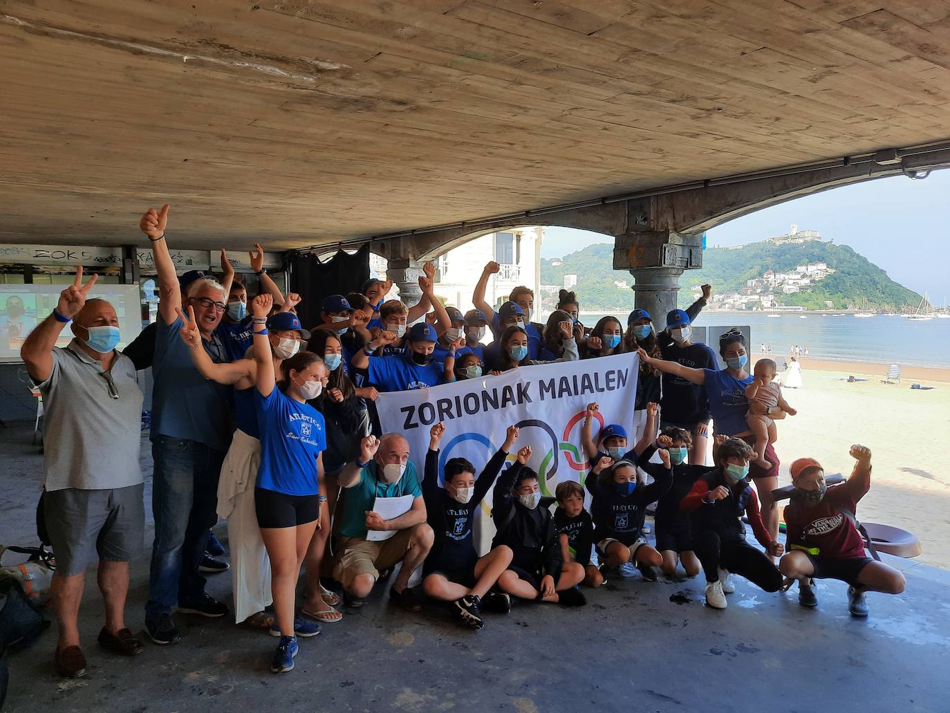 Maialen Chorraut ha vuelto a hacer historia al conseguir la medalla de plata en los Juegos Olímpicos de Tokyo 2020 y ha hecho vibrar a sus amigos en el Club Atlético San Sebastián. 