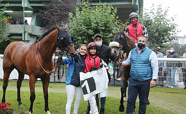 Imagen principal - Ion Elarre agota los elogios y hace gemela en el premio DV