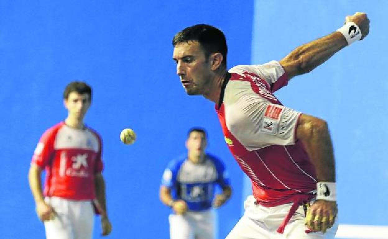 Remontada de Urrutikoetxea-Martija (20-22) y triunfo de Altuna III-Aranguren (22-19)