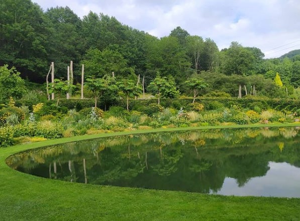20.000 metros cuadrados de jardines albergan abundantes colecciones botánicas