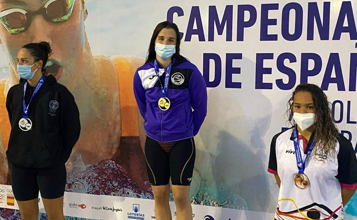 Maider Redin, en el centro de la imagen, nueva campeona de España de 