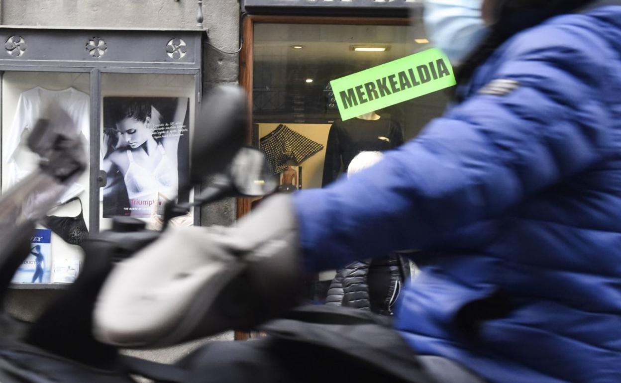 El Ayuntamiento impulsará la «reactivación» económica a través de los programas Berriz, Ekin y Gune Biziak. 