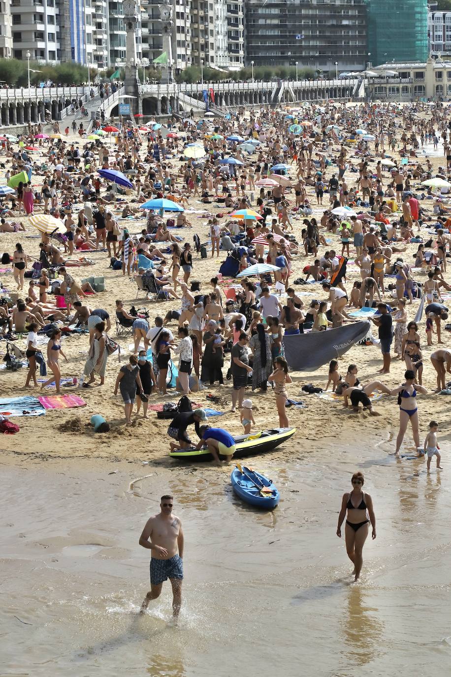 Fotos: Donostia cuelga el cartel de ‘completo’