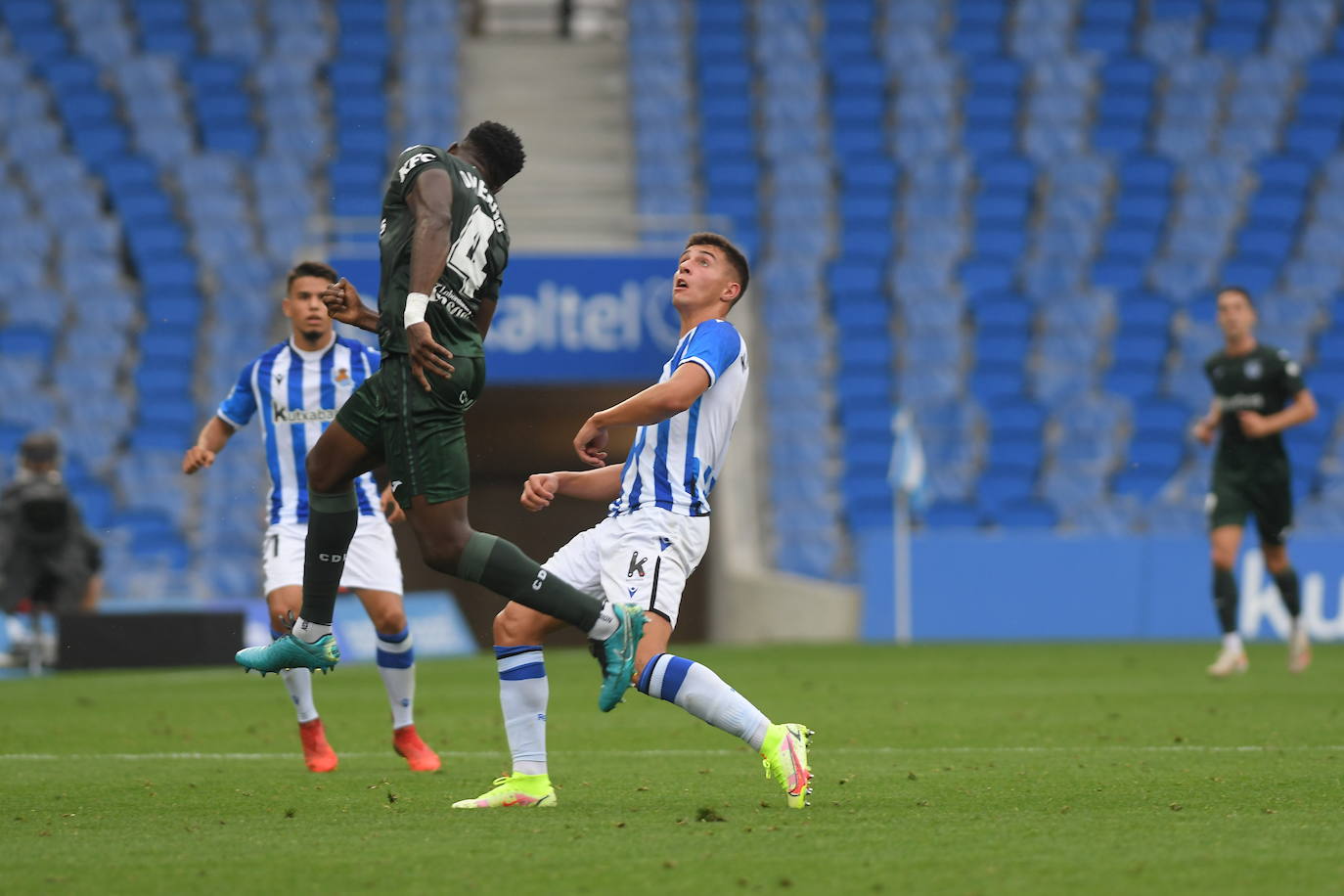 Fotos: Las mejores imágenes del debut del Sanse en el Reale Arena