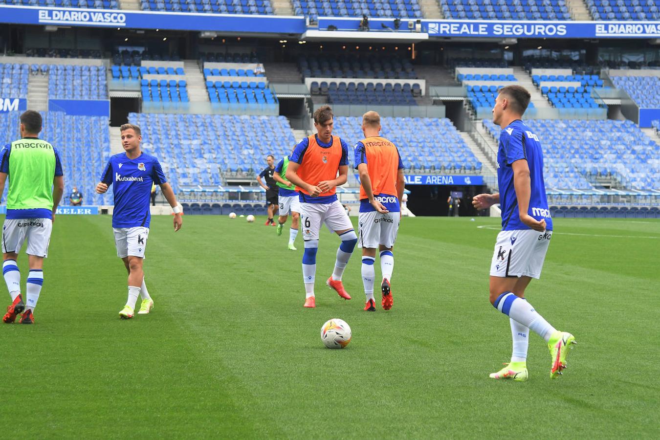 Fotos: Las mejores imágenes del debut del Sanse en el Reale Arena