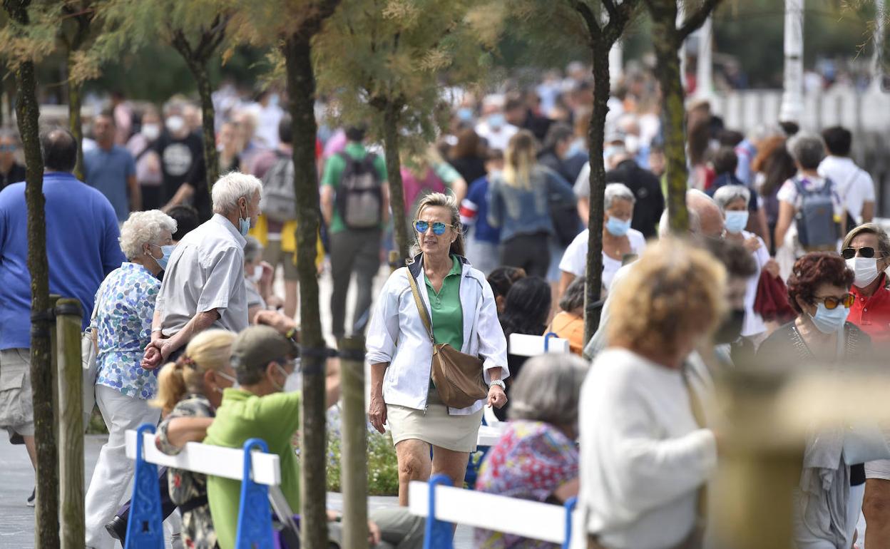 Coronavirus: La quinta ola mantiene su lento retroceso en Euskadi, que suma 641 nuevos positivos