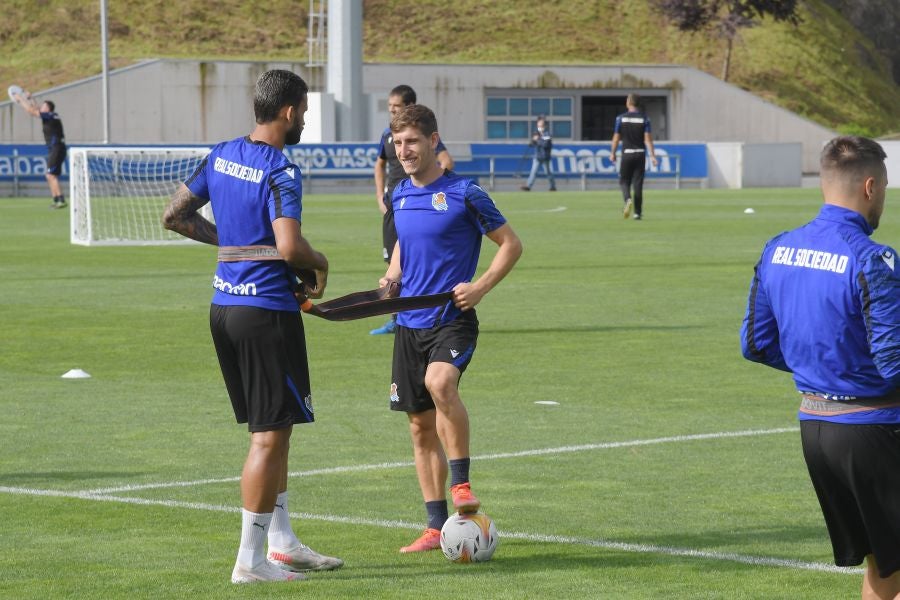 Fotos: Isak vuelve a entrenar en Zubieta