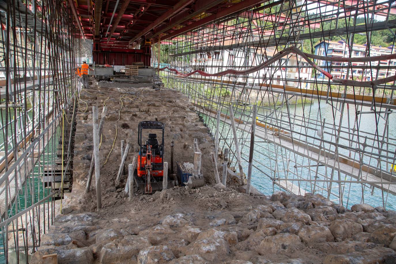 Fotos: Reconstrucción piedra a piedra