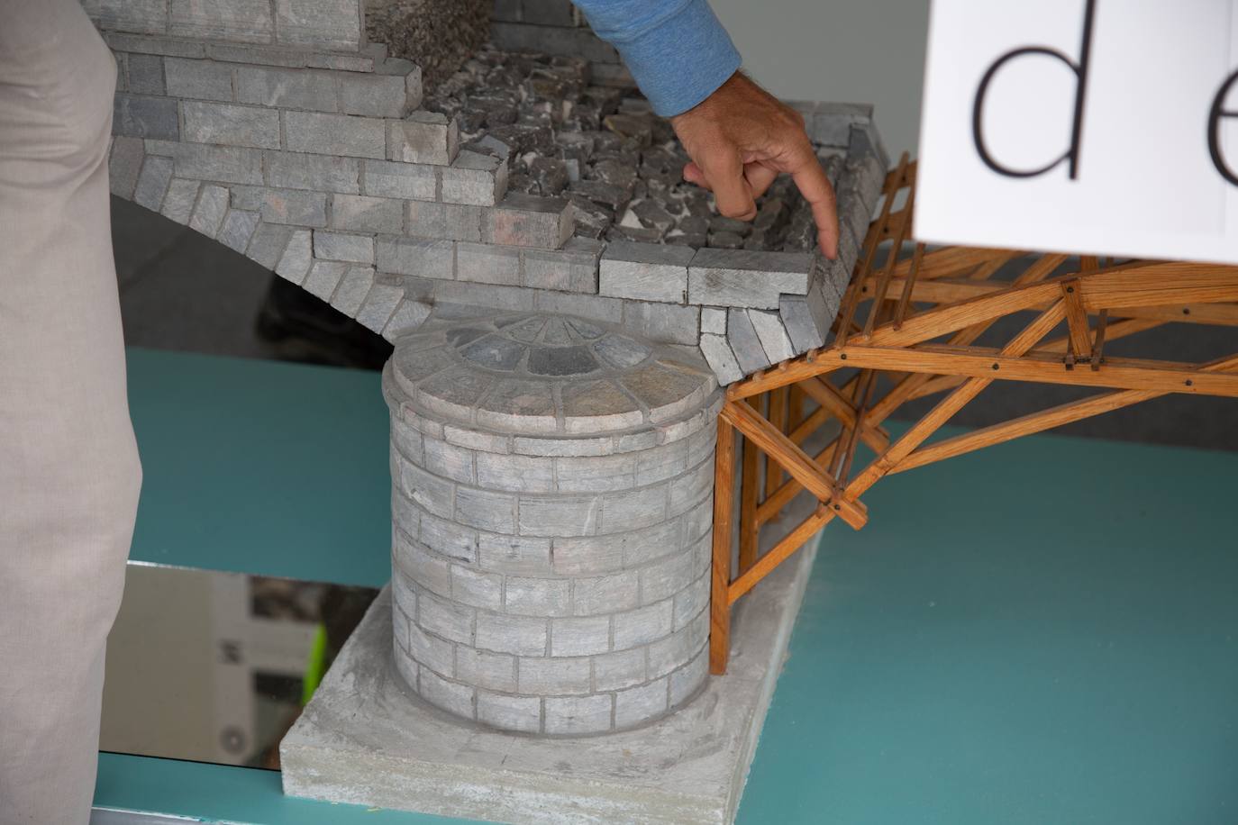 Fotos: Reconstrucción piedra a piedra