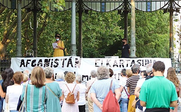 Donostia pide corredores humanitarios para la población afgana