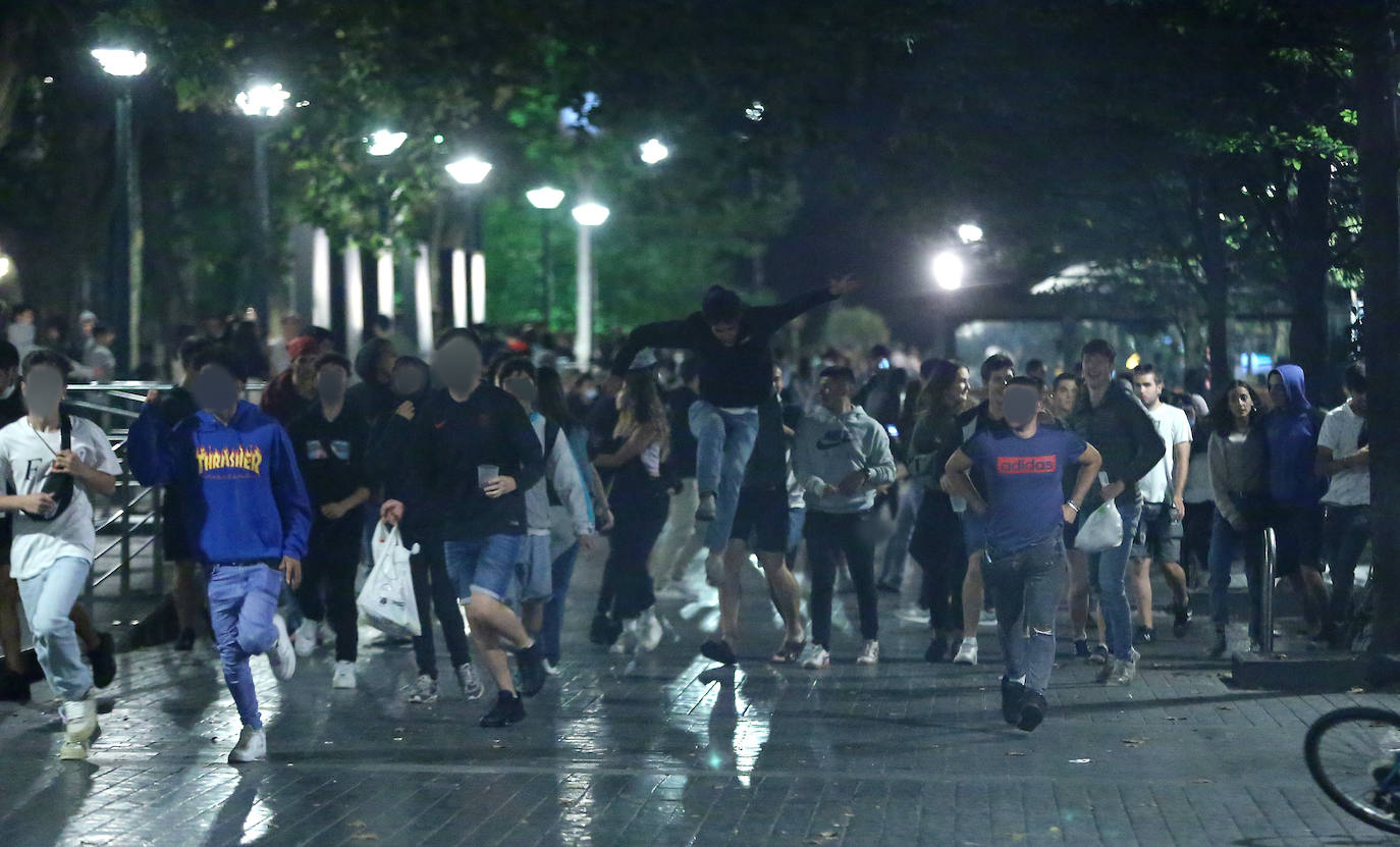 La capital guipuzcoana ha vivido otro sábado de altercados y violencia callejera que ha finalizado con una quincena de jóvenes detenidos