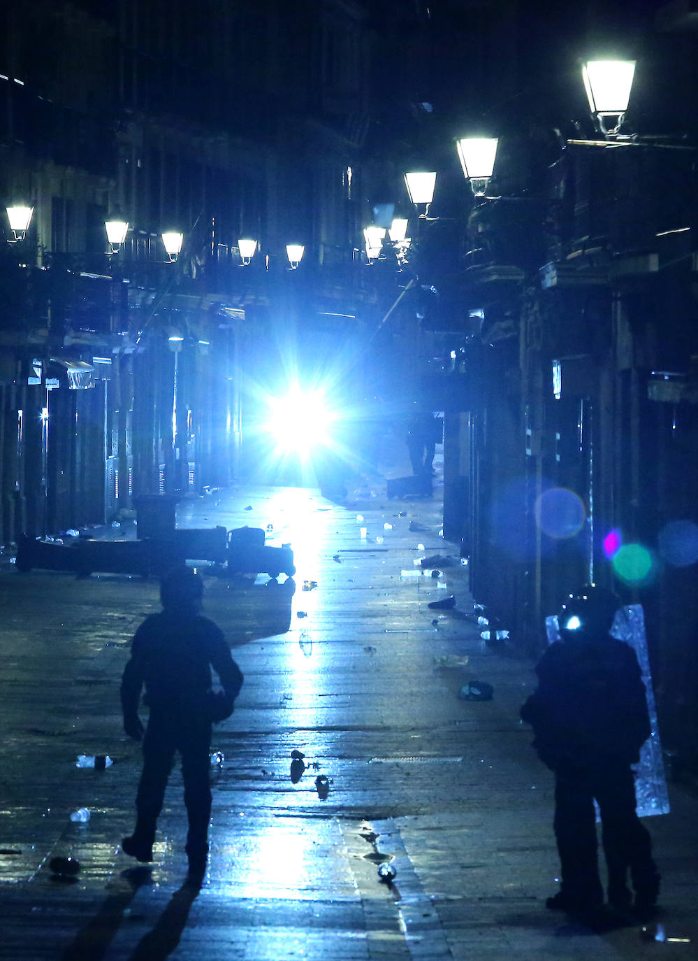 La capital guipuzcoana ha vivido otro sábado de altercados y violencia callejera que ha finalizado con una quincena de jóvenes detenidos