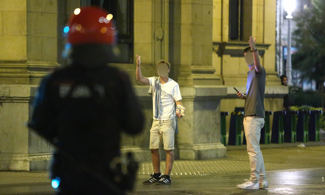 La capital guipuzcoana ha vivido otro sábado de altercados y violencia callejera que ha finalizado con una quincena de jóvenes detenidos