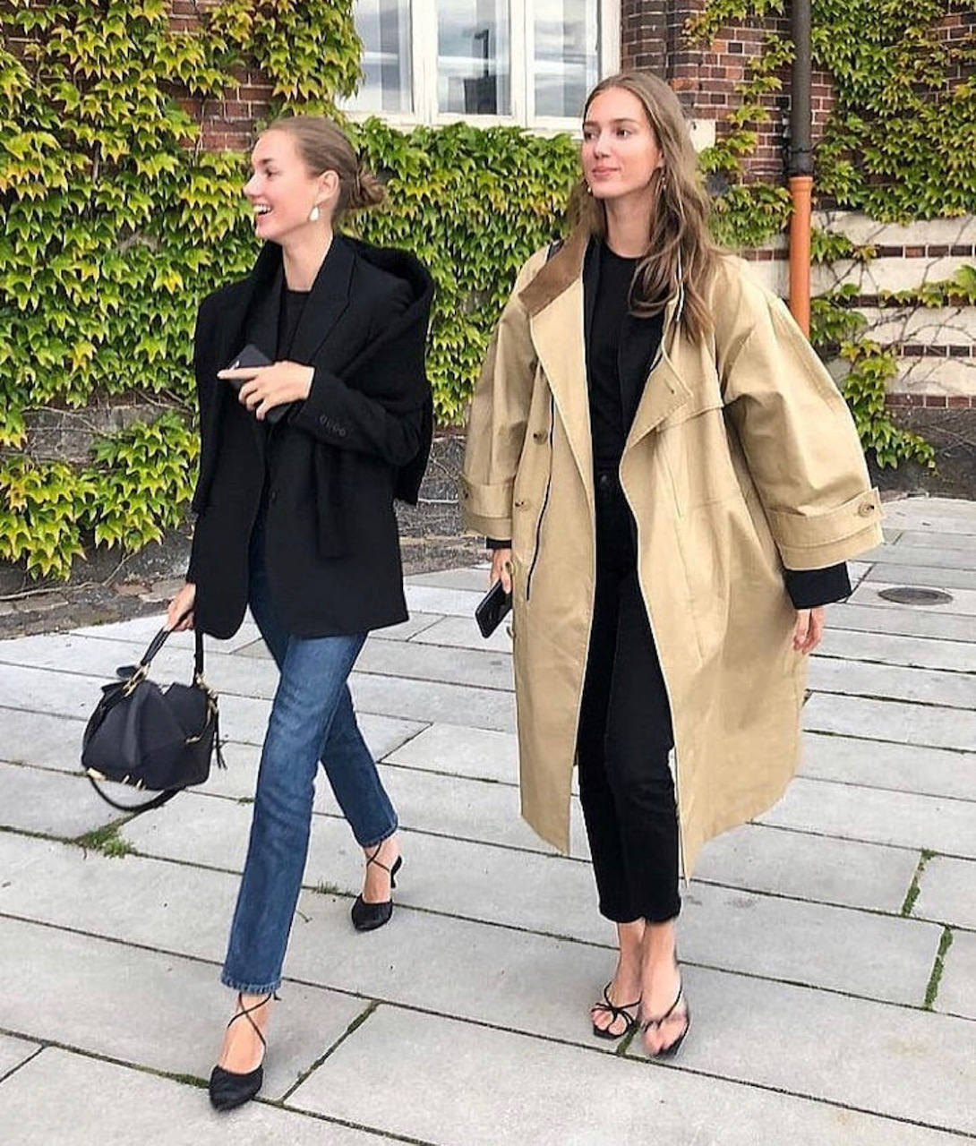 Con el cambio de mes llega el momento de revolucionar el armario. De hecho, la mayoría de nosotras llevamos días buscando los mejores looks de entretiempo para crear los estilismos más cool de septiembre. Gabardinas XXL, prendas o complementos acolchados, estampados geométricos, print animal, cuadros vichy, botas blancas, mocasiones, el color naranja, blazers oversize, blusas románticas, pantalones wide-leg en todas sus versiones, jeans rectos y clásicos; piel o polipiel; cuellos bobo... He aquí las piezas imprescindibles de la temporada