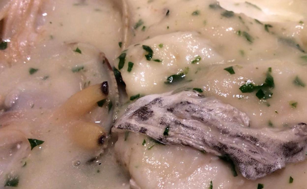 Receta de merluza a la koxkera de Gorka Cepeda