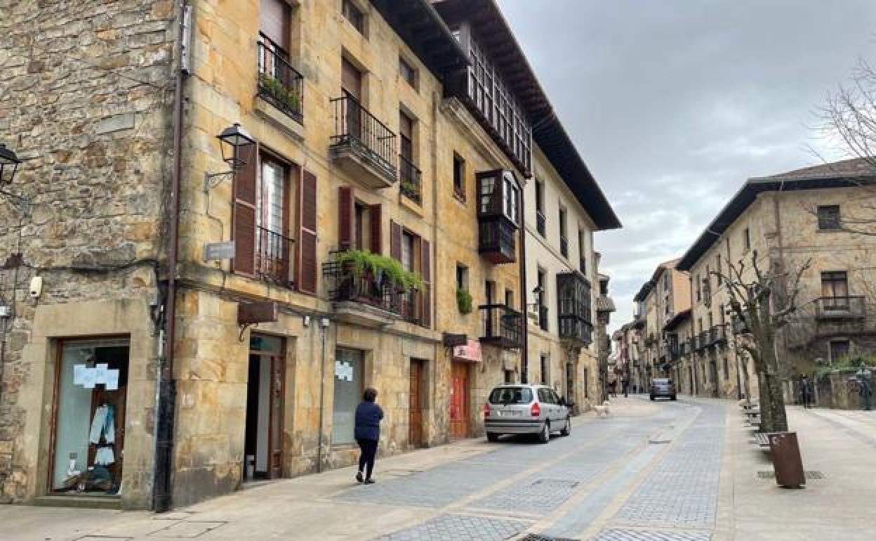 Seguridad asegura que en Elorrio «habían puesto barricadas antes de que llegaran los ertzainas»