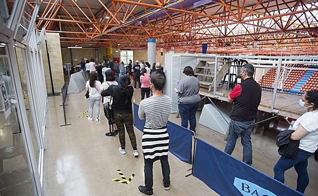 Sagardui advierte que 50.000 jóvenes vascos de entre 20 y 35 todavía no se han vacunado