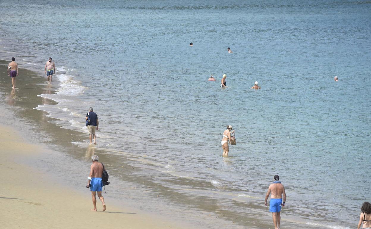 La quinta ola afianza su desaceleración, con los principales indicadores a la baja