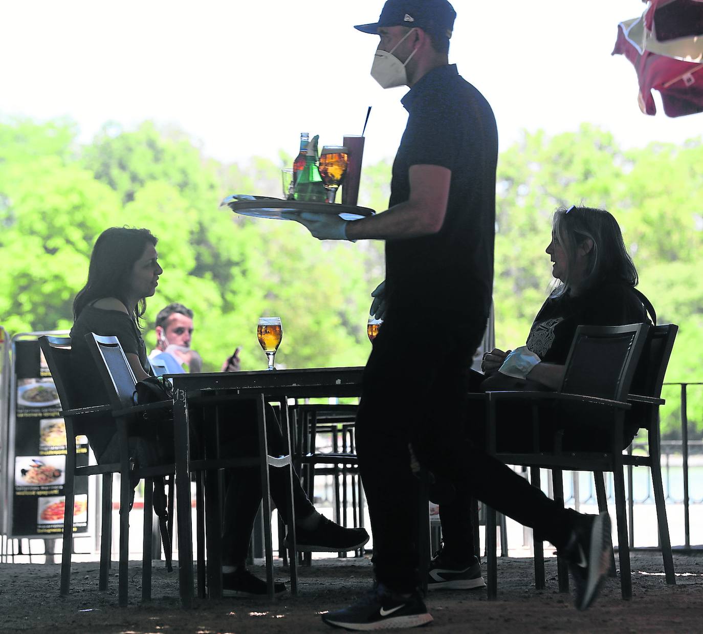 El sector servicios es uno de los afectados por la subida del SMI. 