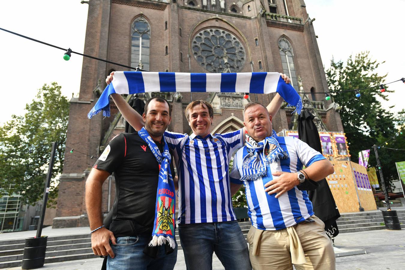 PSV - Real Sociedad: Ambiente txuri-urdin en las calles de Eindhoven