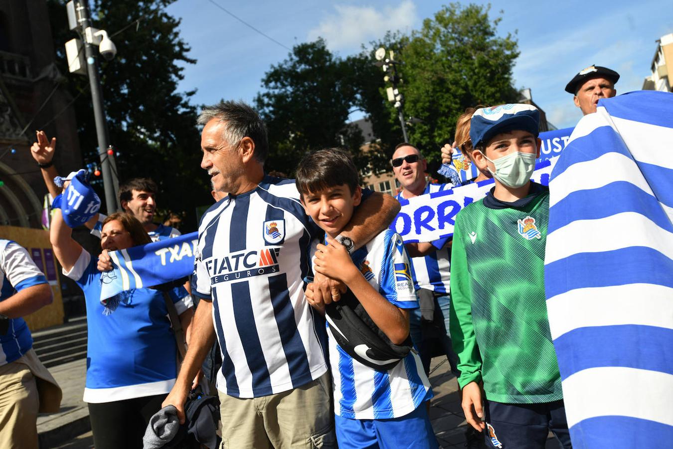 PSV - Real Sociedad: Ambiente txuri-urdin en las calles de Eindhoven