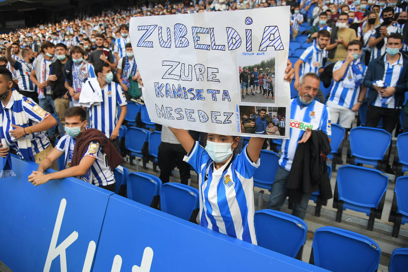 Fotos: Las aficionados de la Real vuelven ocupar sus asientos