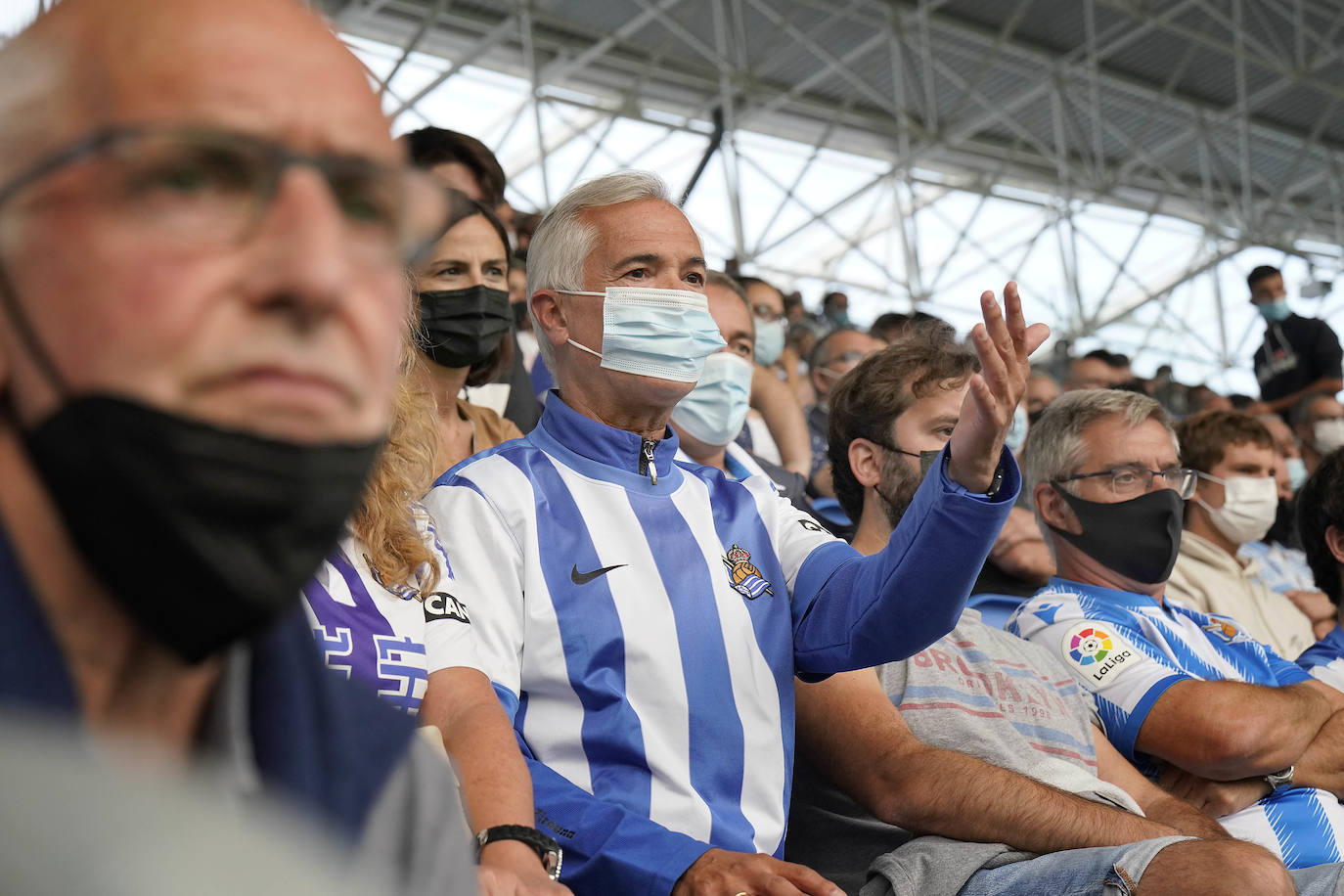 Fotos: Las aficionados de la Real vuelven ocupar sus asientos