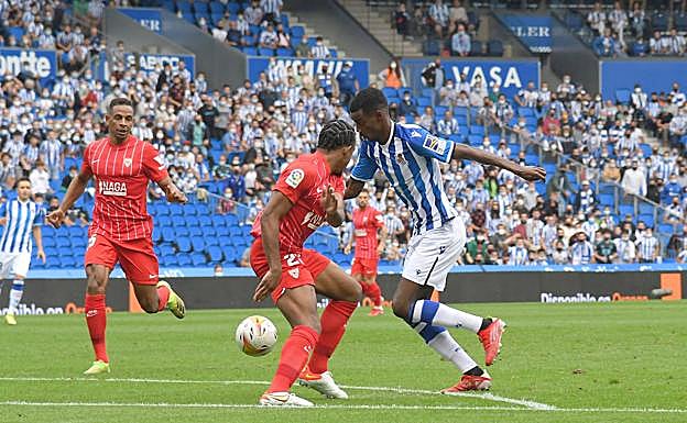 Vídeos: el penalti de Oyarzabal, el caño de Januzaj a Acuña...