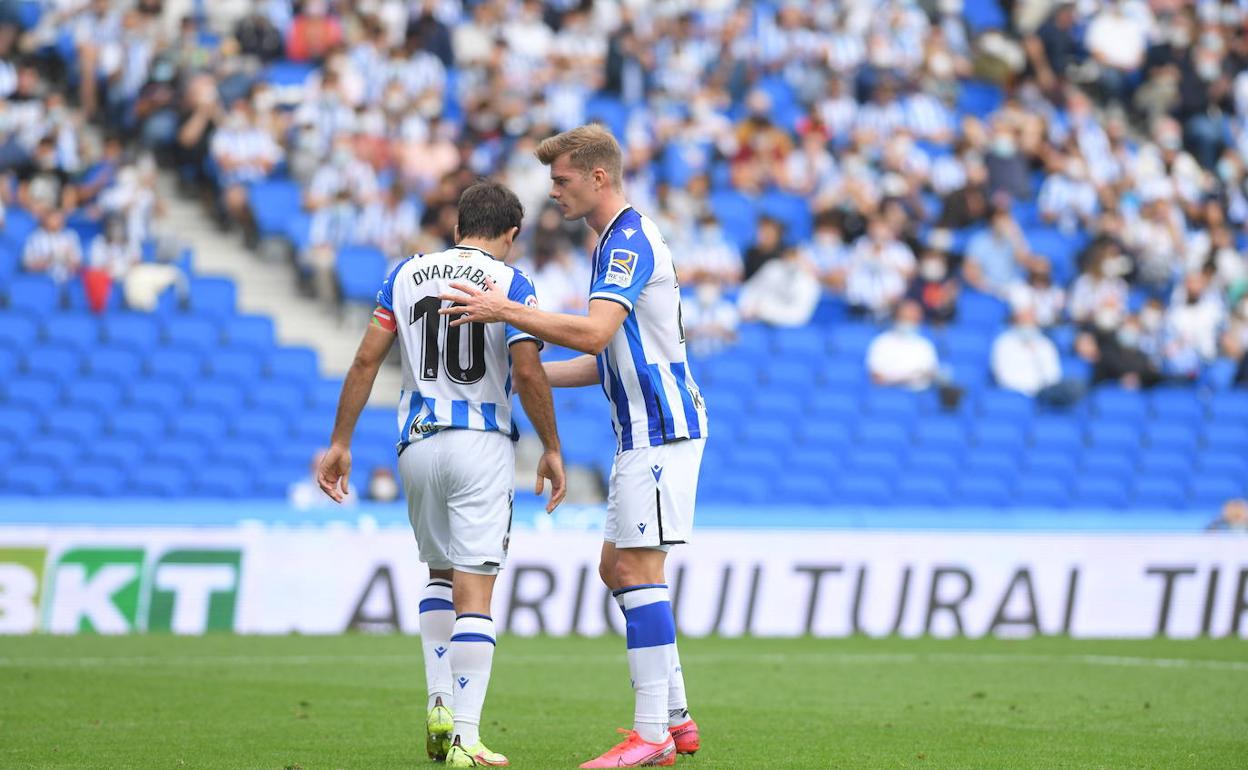 Oyarzabal se lamenta tras del penalti fallado frente al Sevilla en Anoeta. 