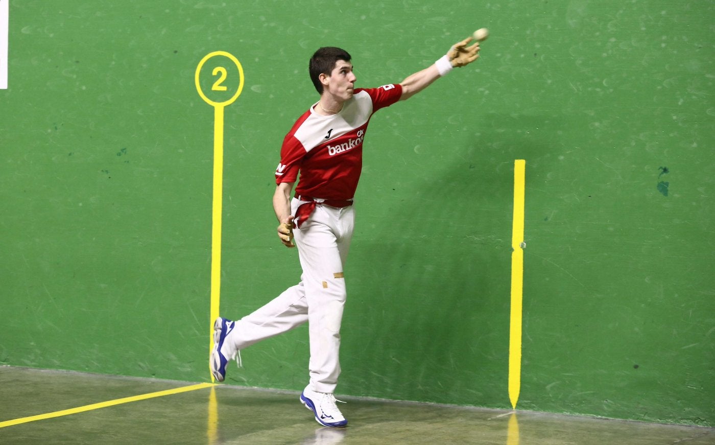 Josu Igoa entra de gancho. 