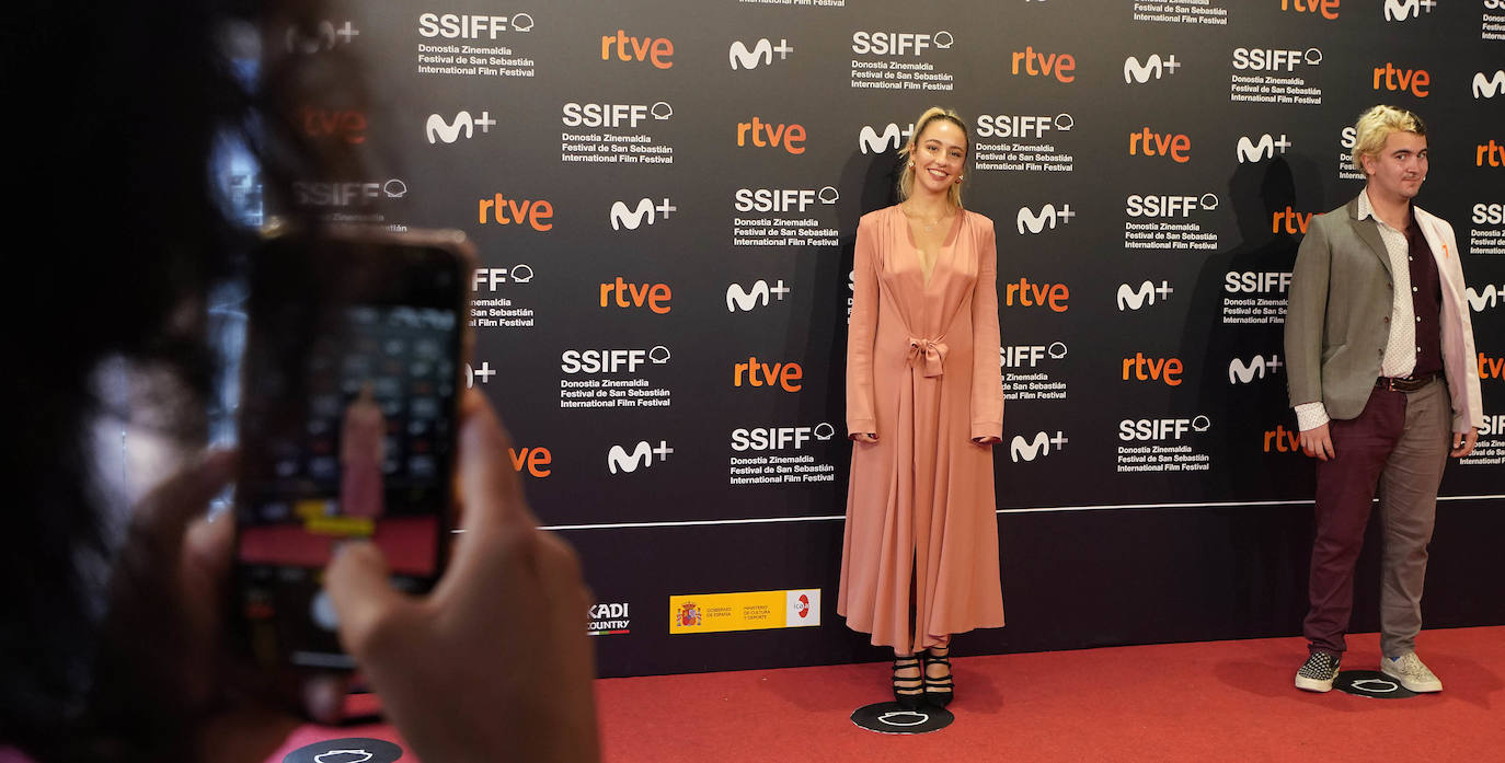 Fotos: Los actores de &#039;Quién lo impide&#039; desfilan por la alfombra roja