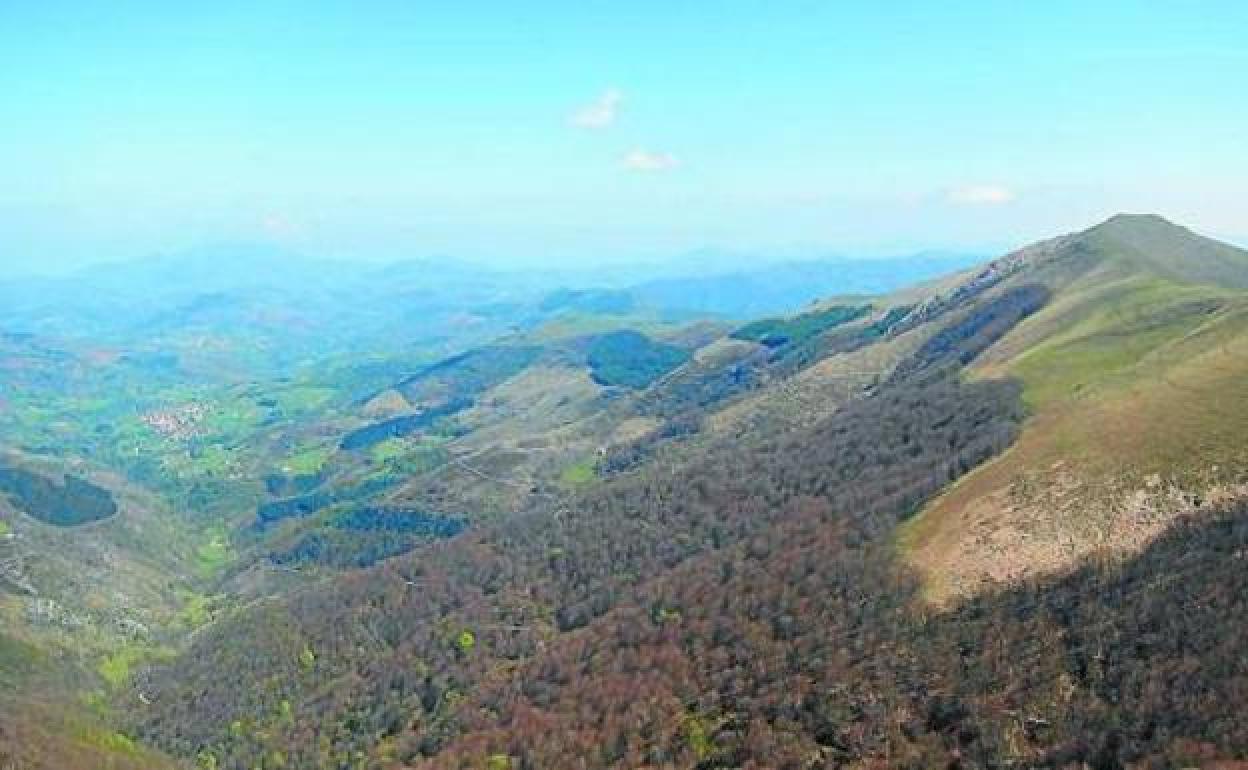Monte Ekaitza (1.046 m.), macizo de Mendaur