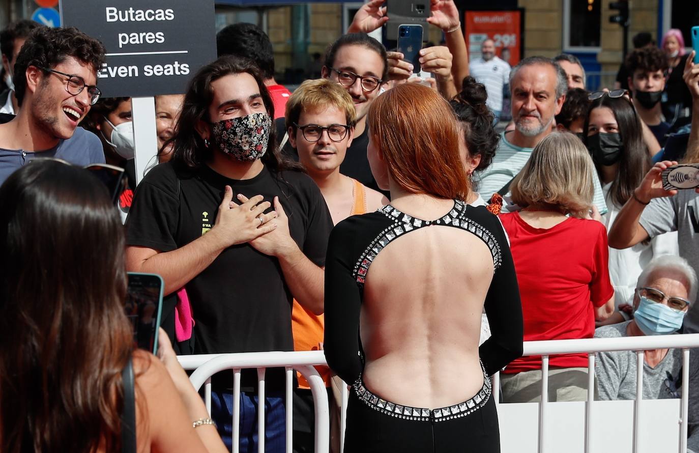 El equipo de 'The Eyes of Tamy Faye' presenta este viernes (16.00 horas) su película a concurso en la Sección Oficial del Zinemaldia. La actriz americana Jessica Chastain ha sido unas de las grandes atracciones del photocall que ha tenido lugar en la terraza del Kursaal.