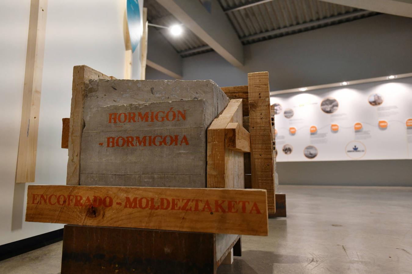 Fotos: El Lehendakari reconoce el «compromiso, vocación profesional y cultural» del Museo de Cementos Rezola