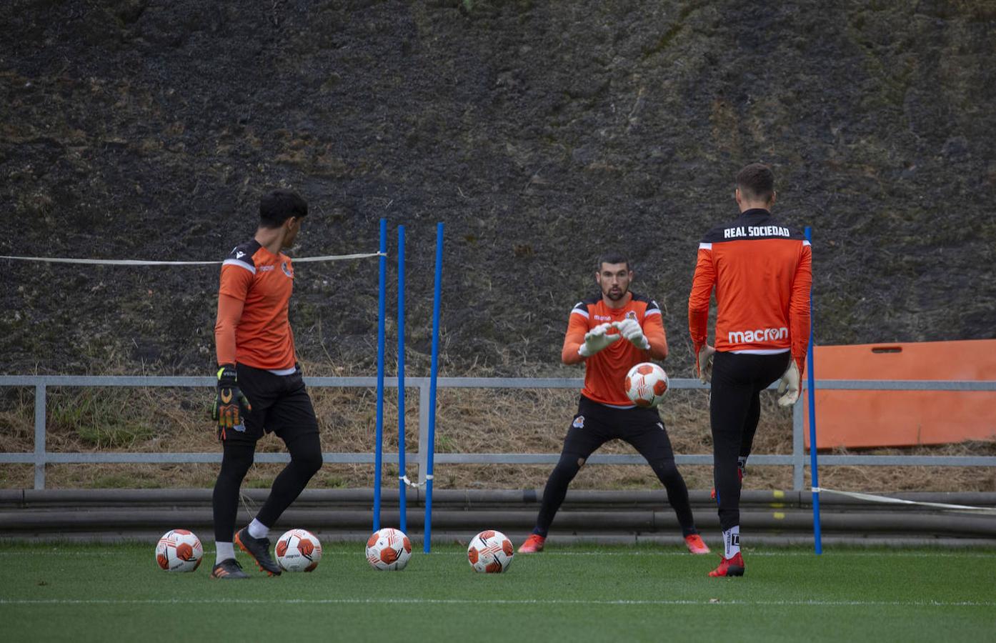 Fotos: Isak y Barrenetxea se unene al grupo; Merino y Le Normand no se entrenan
