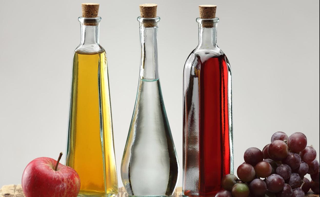 Algunos de los vinagres más populares son el de vino, el de manzana y el blanco.