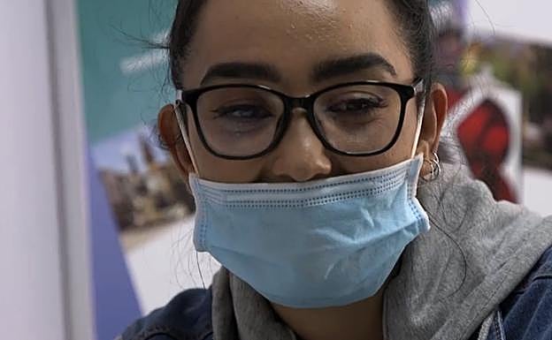 La refugiada afgana Nilofar Bayat debuta con victoria en el Bidaideak