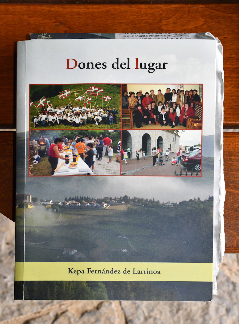 Dones del lugar