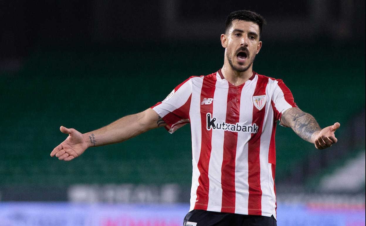 Yuri Berchiche seguirá visitiendo la camiseta del Athletic durante dos temporadas más.