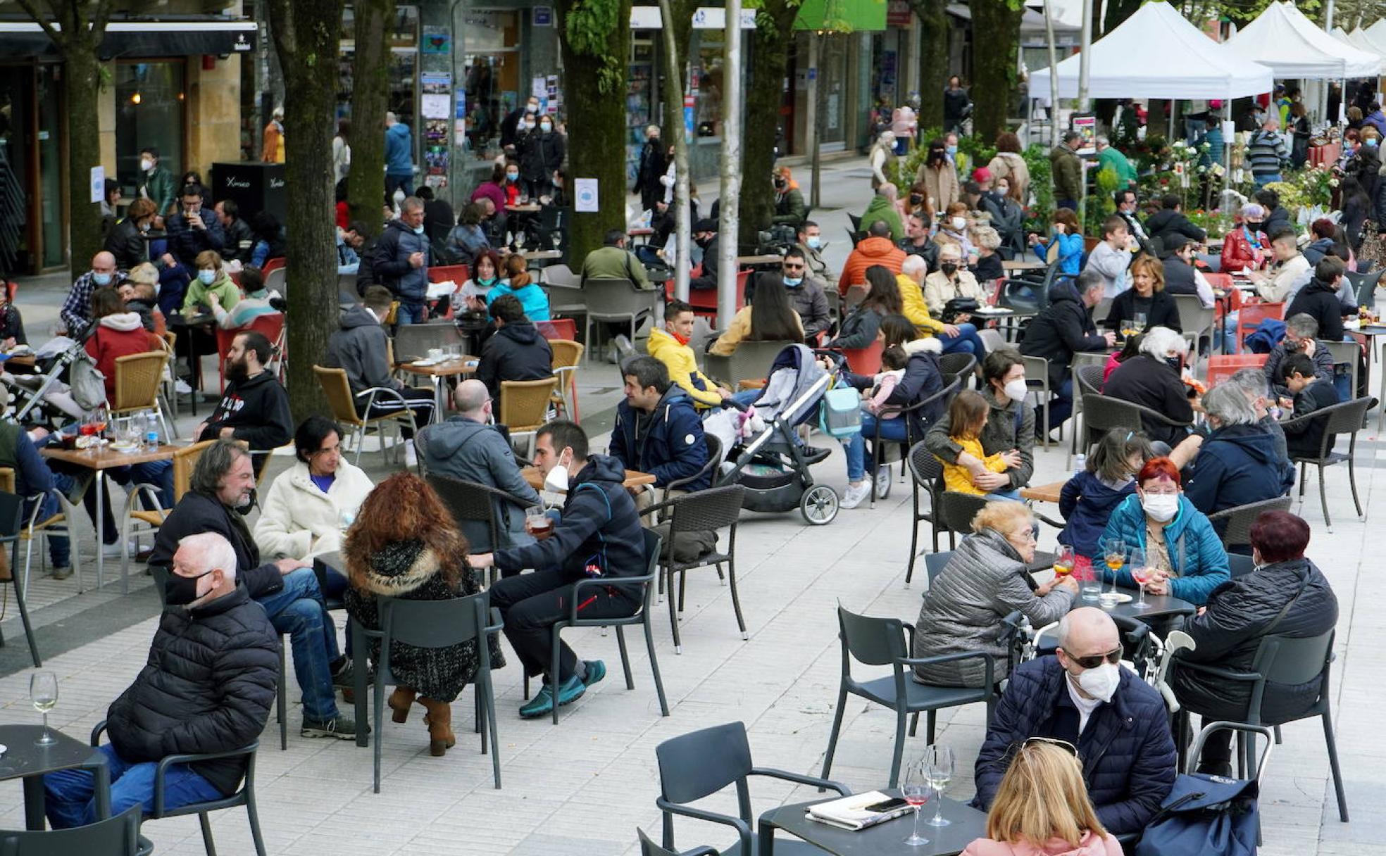Euskadi suprime todas sus restricciones y retoma una vida casi igual a la anterior al Covid