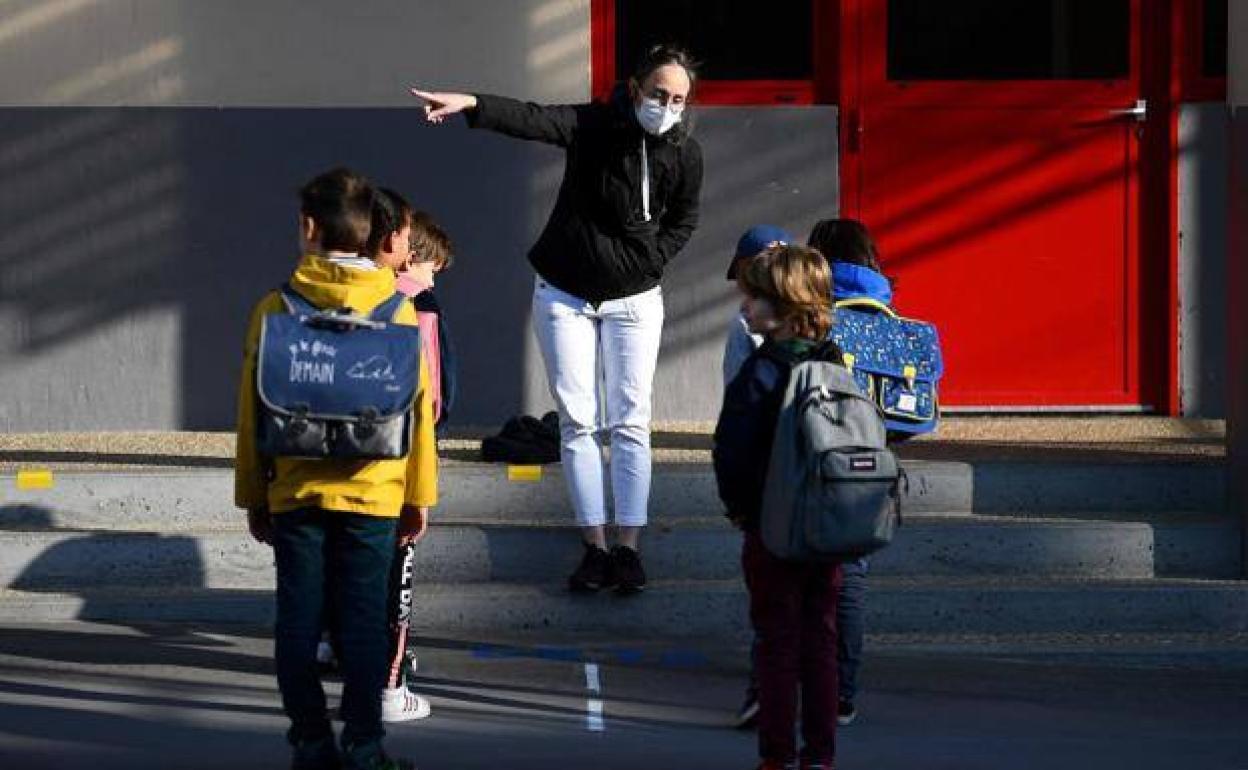 Mascarillas en Iparralde | En Iparralde los alumnos de Primaria no llevarán mascarillas en las aulas desde el lunes