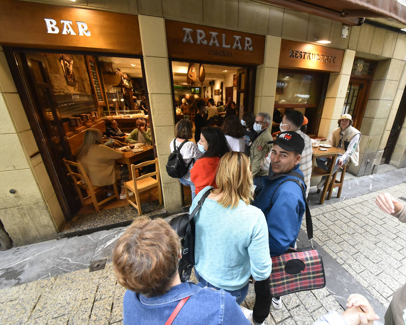 Fotos: Turistas llenan las calles y la hostelería de Gipuzkoa