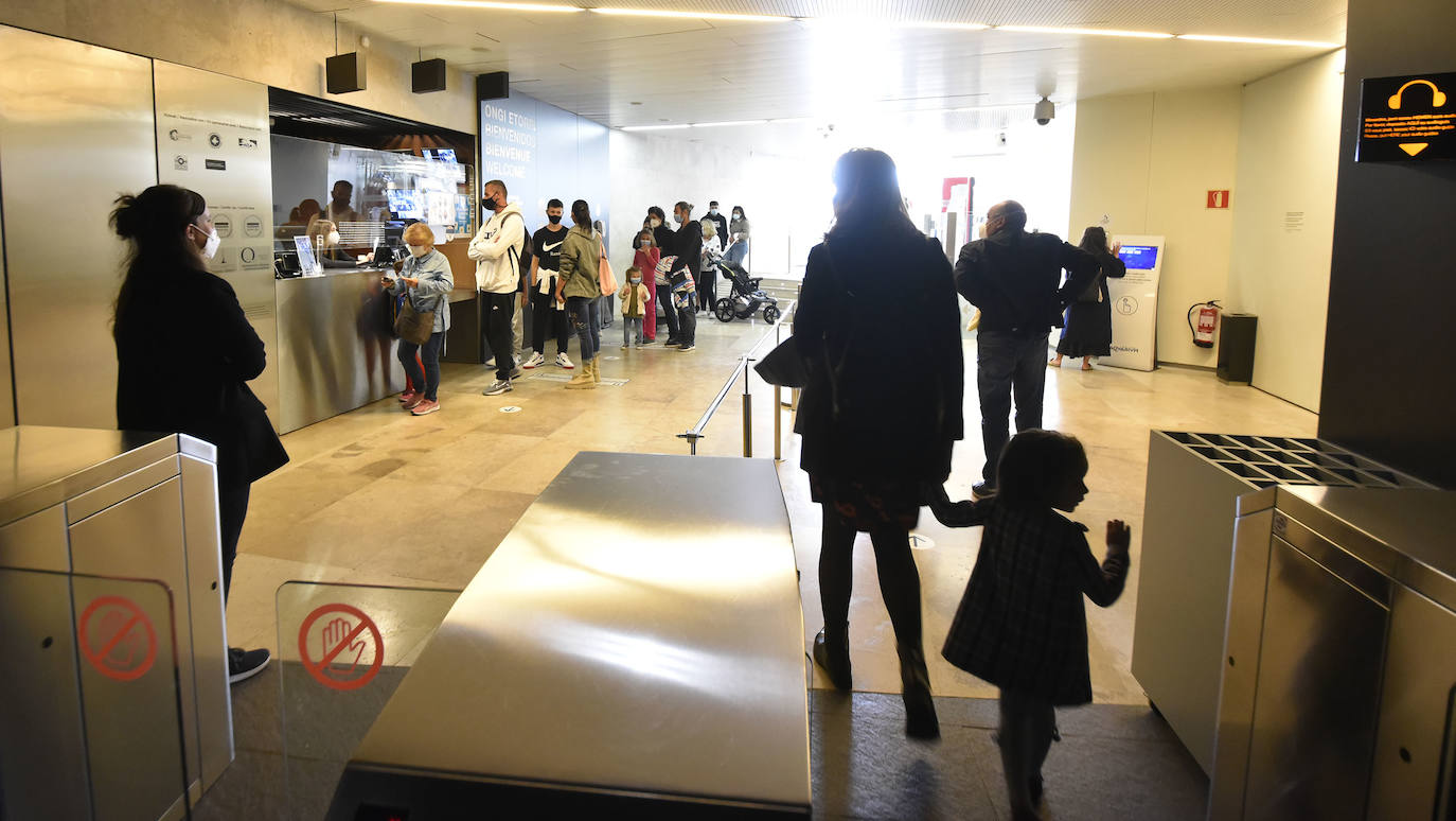 Fotos: Turistas llenan las calles y la hostelería de Gipuzkoa