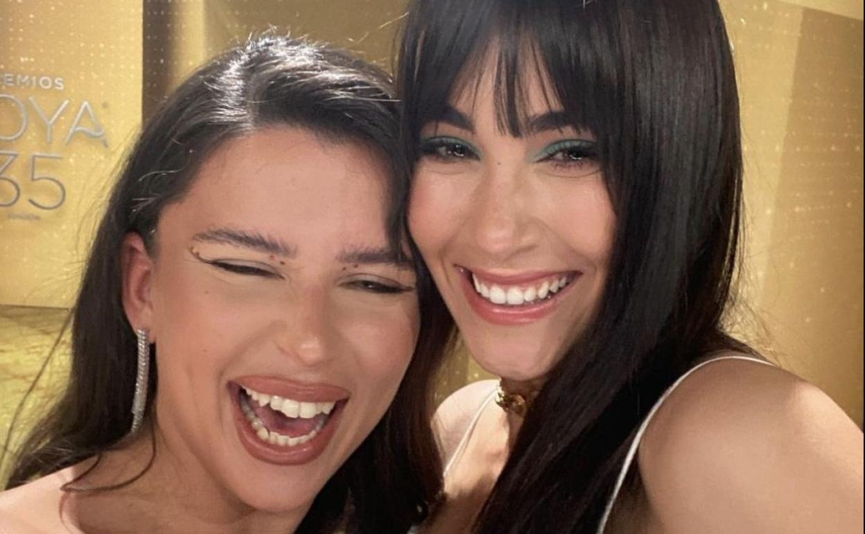 Nathy Peluso junto a Aitana en la gala de los Goya de este año.