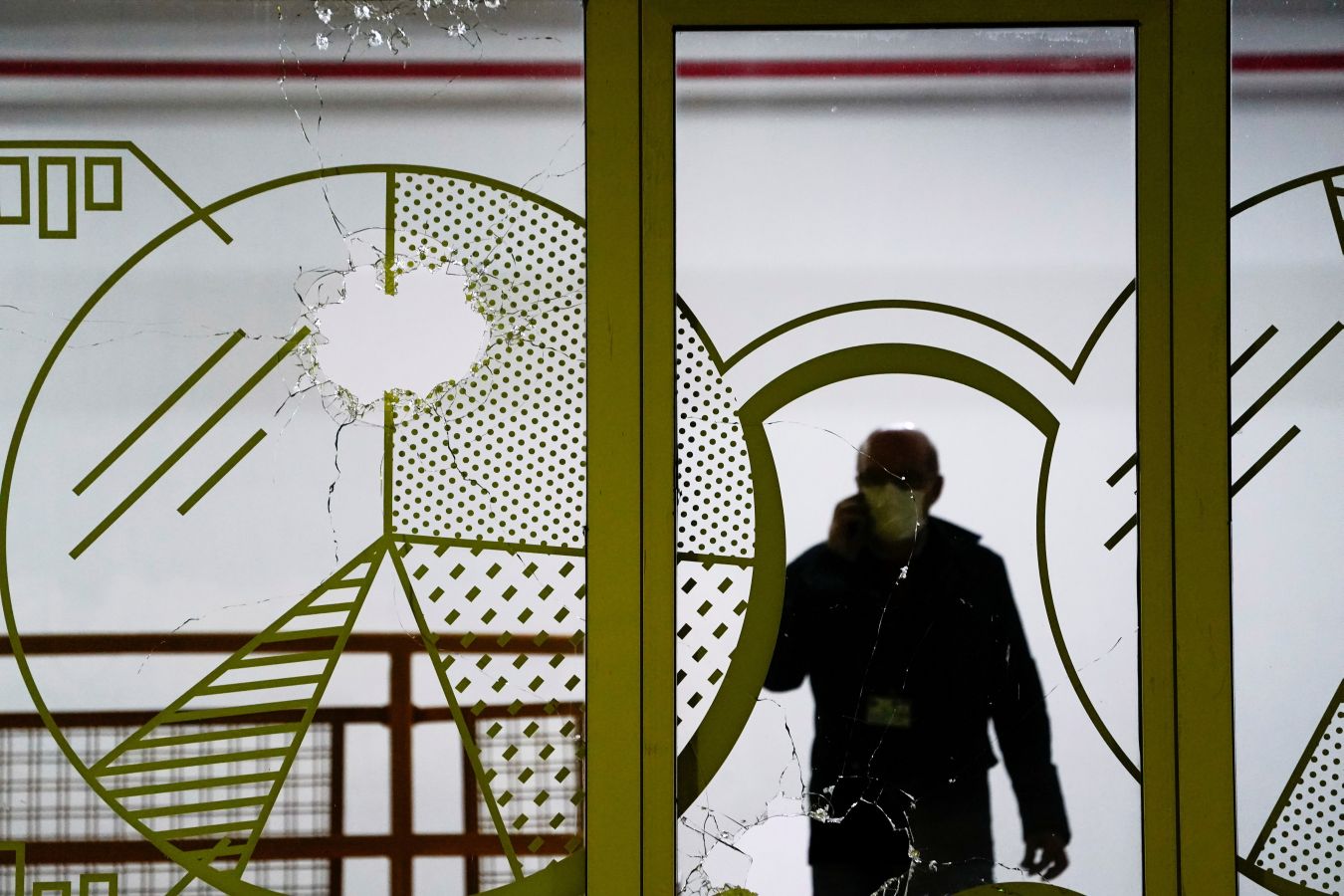 Fotos: Un hombre armado irrumpe en el campus de Leioa de la UPV/EHU