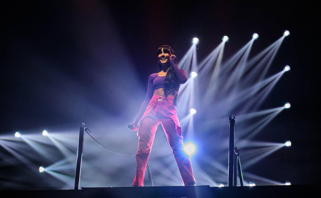 Aitana en concierto en el Velódromo de San Sebastián