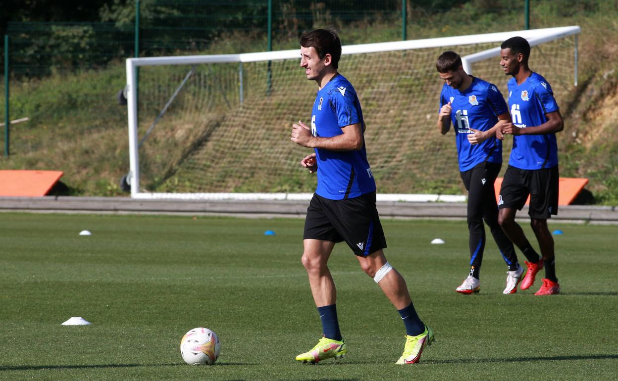 Mikel Oyarzabal, durante la primera parte del entrenamiento de esta mañana.