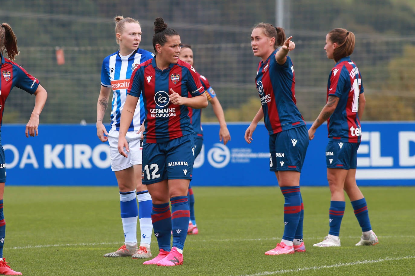 Fotos: La Real pierde su condición de invicta tras caer ante el Levante