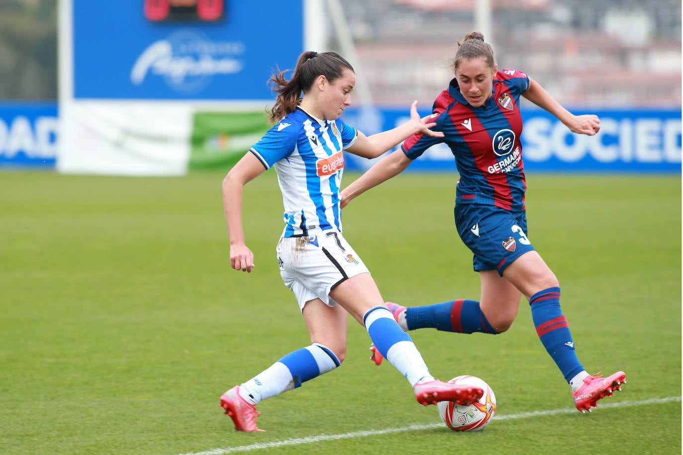 Fotos: La Real pierde su condición de invicta tras caer ante el Levante