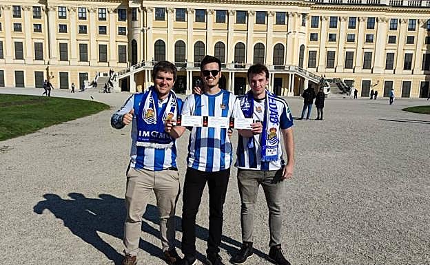Borja Retana, Pedro Irastorza y Ander Etxeberria, ayer estaban en Viena y hoy, en Graz. 